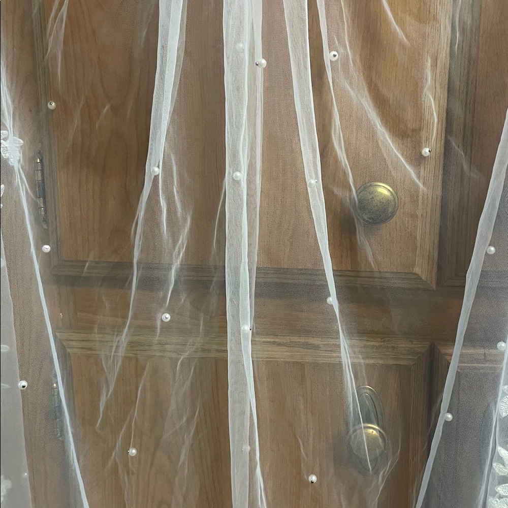 Fingertip veil - Picture 3 of 6
